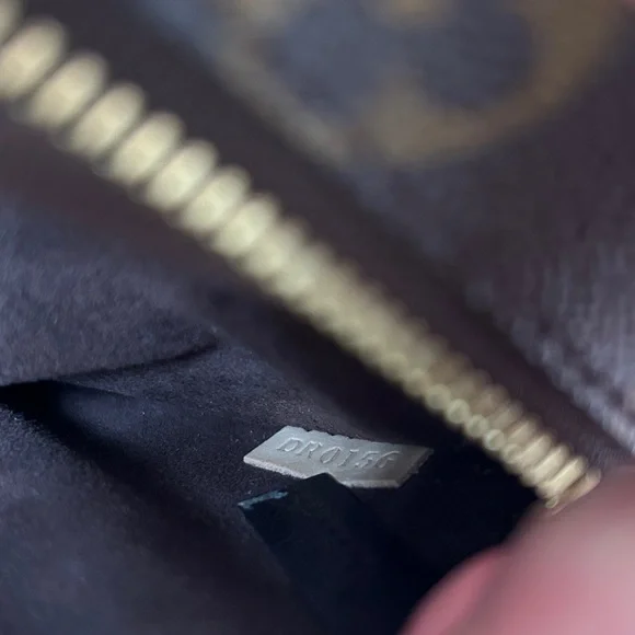 Louis Vuitton Monogram Metis Bag with 2 straps - Picture 14 of 17